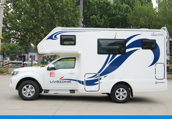 國六汽油四驅房車，還有兩張大床