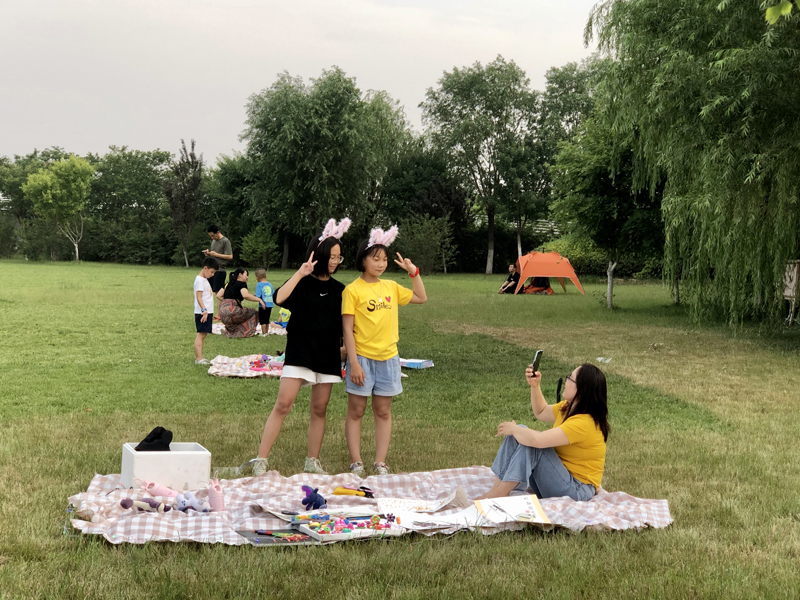 夏令營挑戰(zhàn)地攤經(jīng)濟(jì)，覽眾房車不一樣的活動