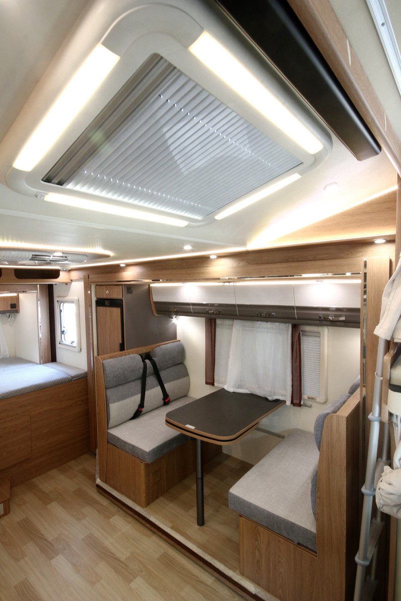 皮卡房車和依維柯房車你會選哪種？