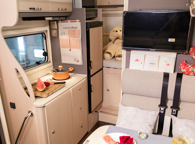 能在重慶,選手、自動擋的四驅房車 能在重慶,選手、自動擋的四驅房車