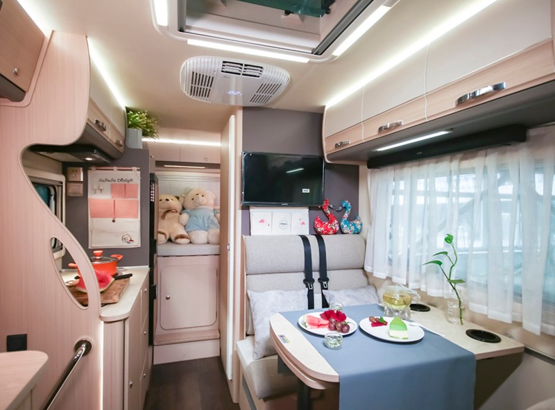 喜歡自駕游,不知道怎么選房車,看看這款四驅房車 喜歡自駕游,不知道怎么選房車,看看這款四驅房車