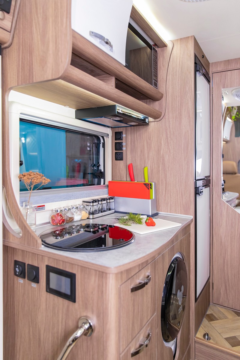 這兩款自動(dòng)擋房車您會(huì)選哪款？