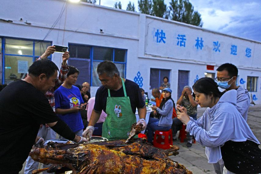 對酒當(dāng)歌，人生幾何，要盡興就現(xiàn)在！