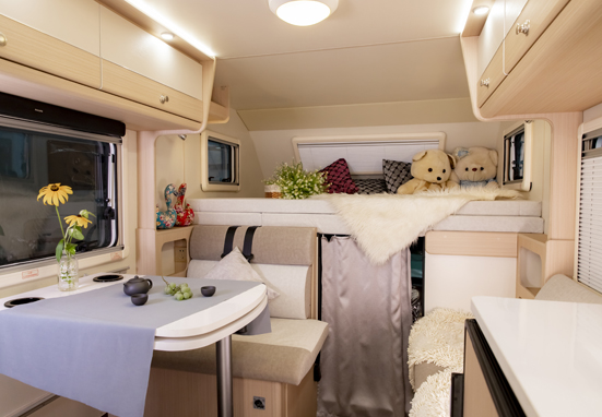 大床睡得才舒服，這款房車必須選